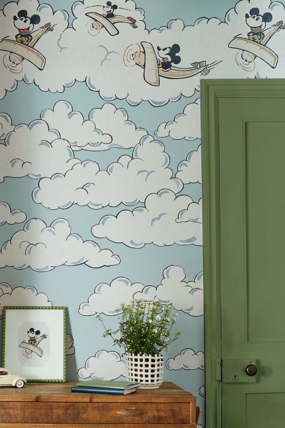 Mickey_in_the_Clouds