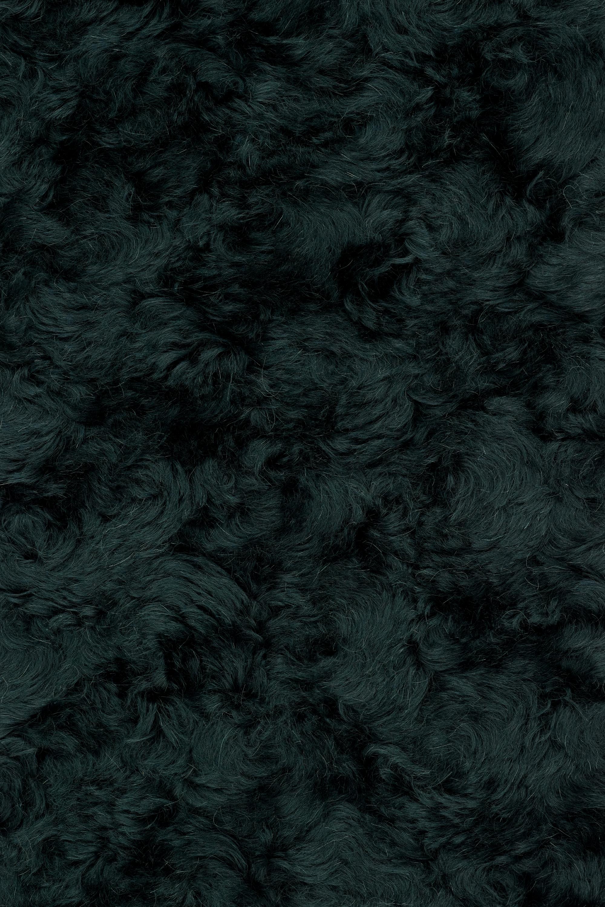 982