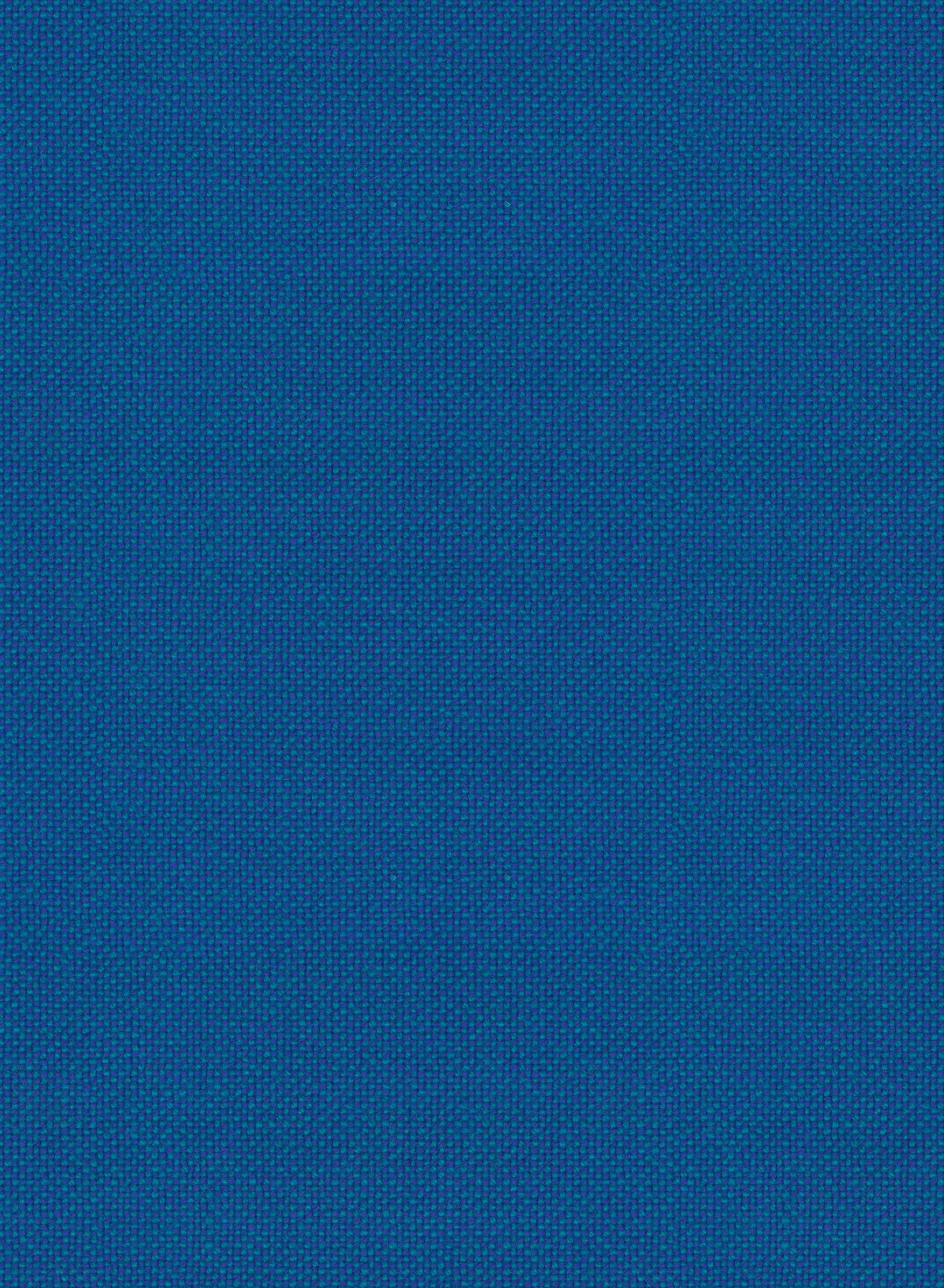 810