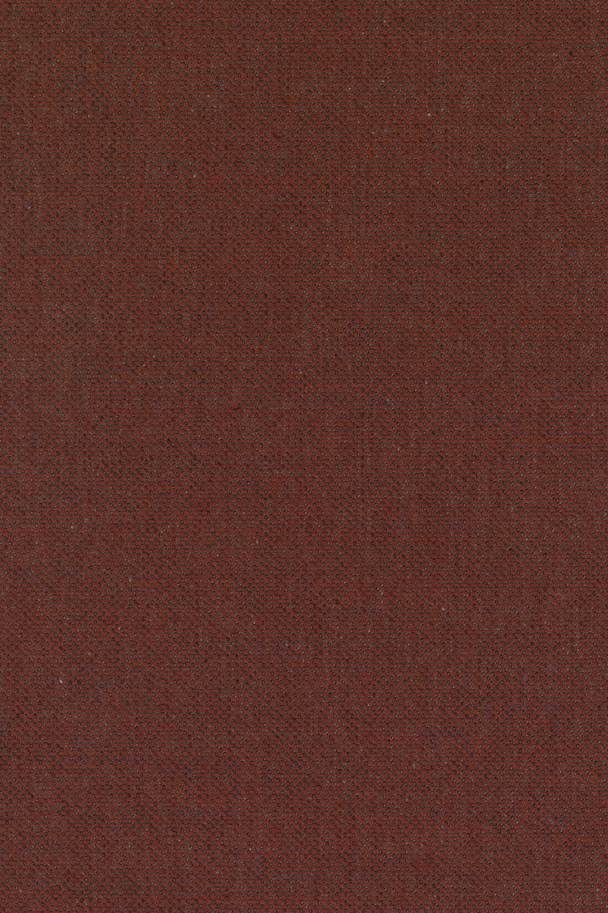 687